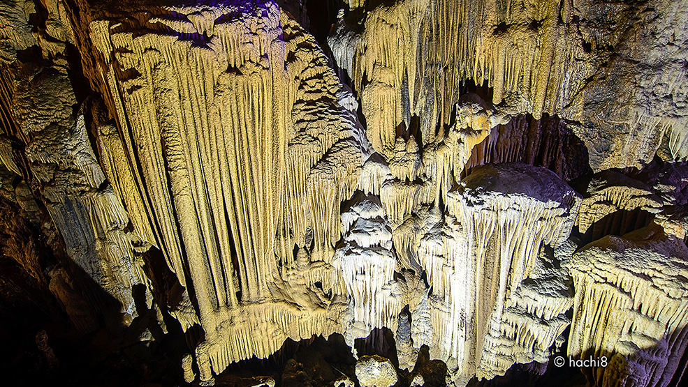 //discoverhagiang.com/wp-content/uploads/2017/02/Hachi-8-003-LungKhuyCave-StunningFormation-985x555.jpg